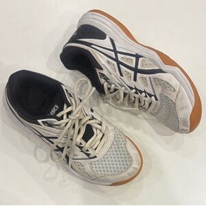ASICS Black and White Upcourt 4 Volleyball Squash Indoor Gum Sole Shoes